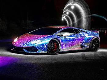 Lamborghini độ phong cách tắc kè hoa của Rapper Chris Brown làm nức lòng người hâm mộ
