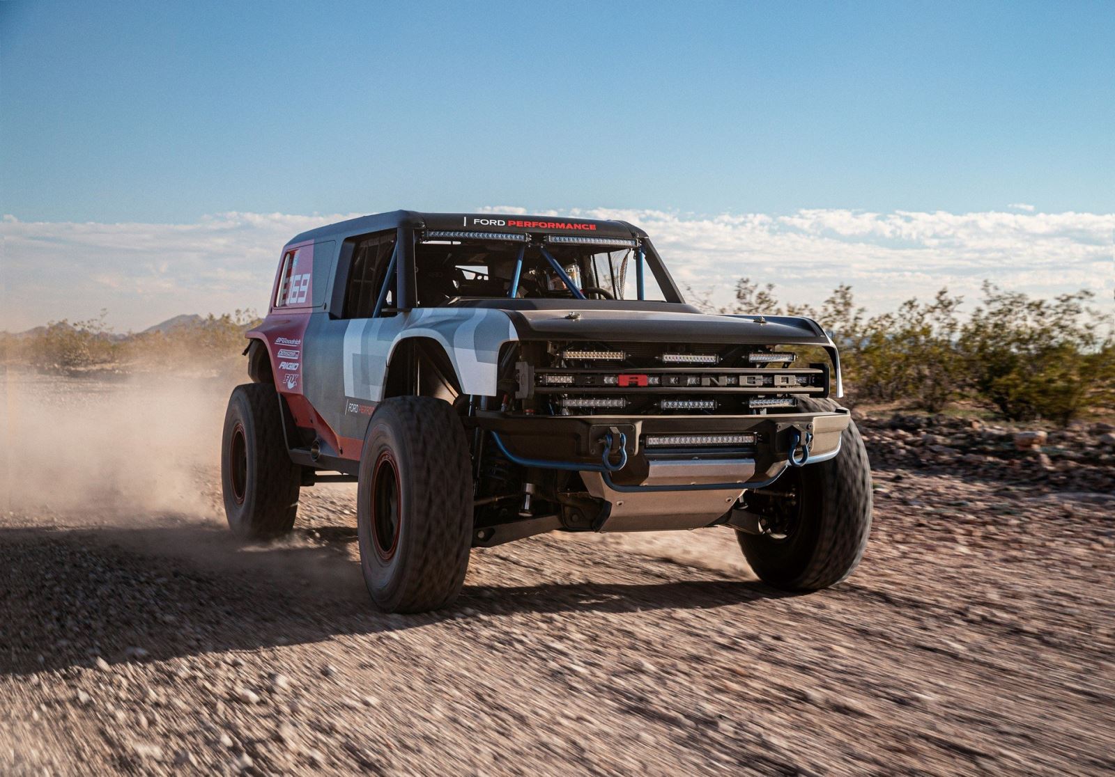 Ford gây bất ngờ với Bronco R Prototype siêu dữ dằn 5