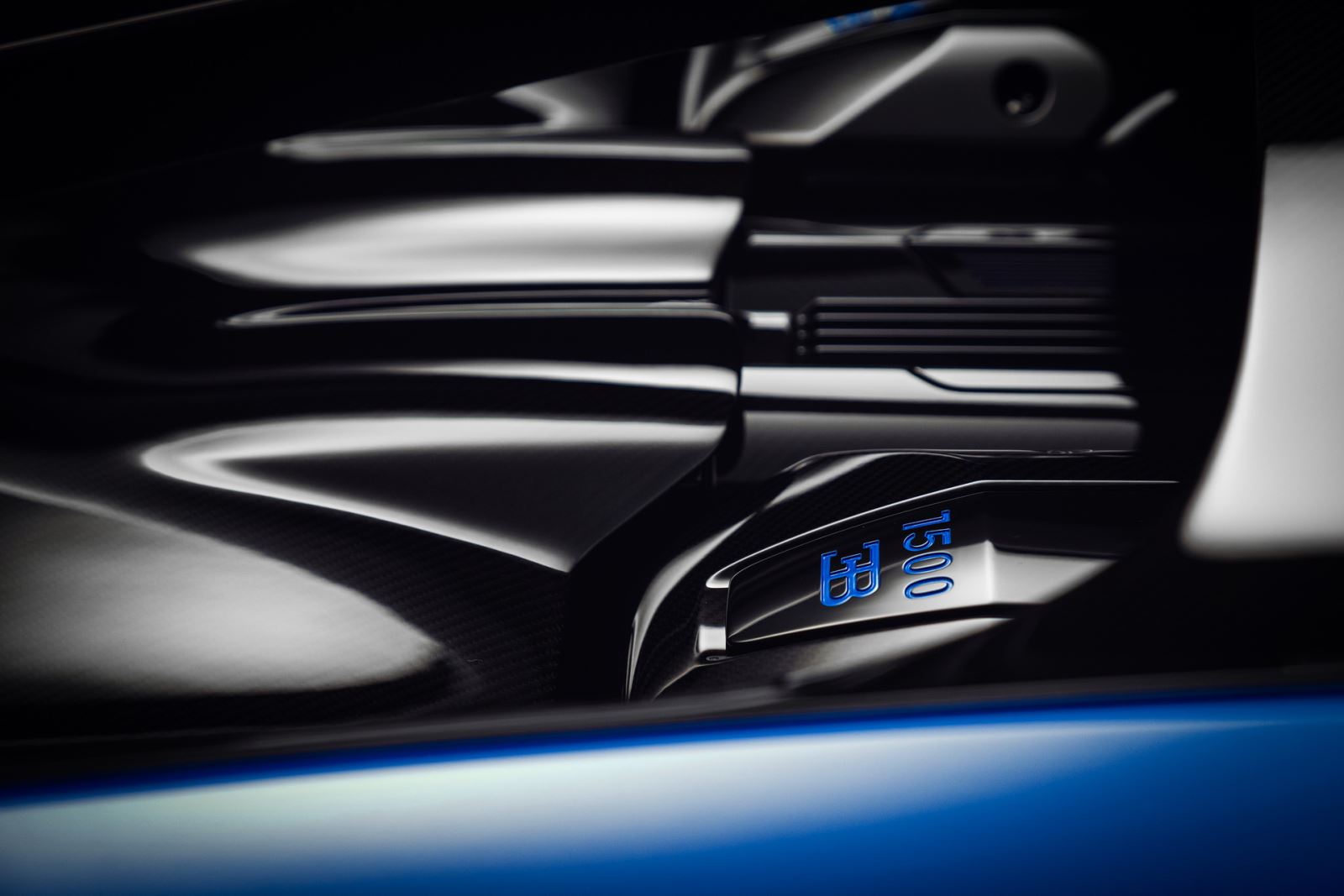 Soi chi tiết siêu xe Bugatti Chiron Pur Sport giá gần 4 triệu USD 10