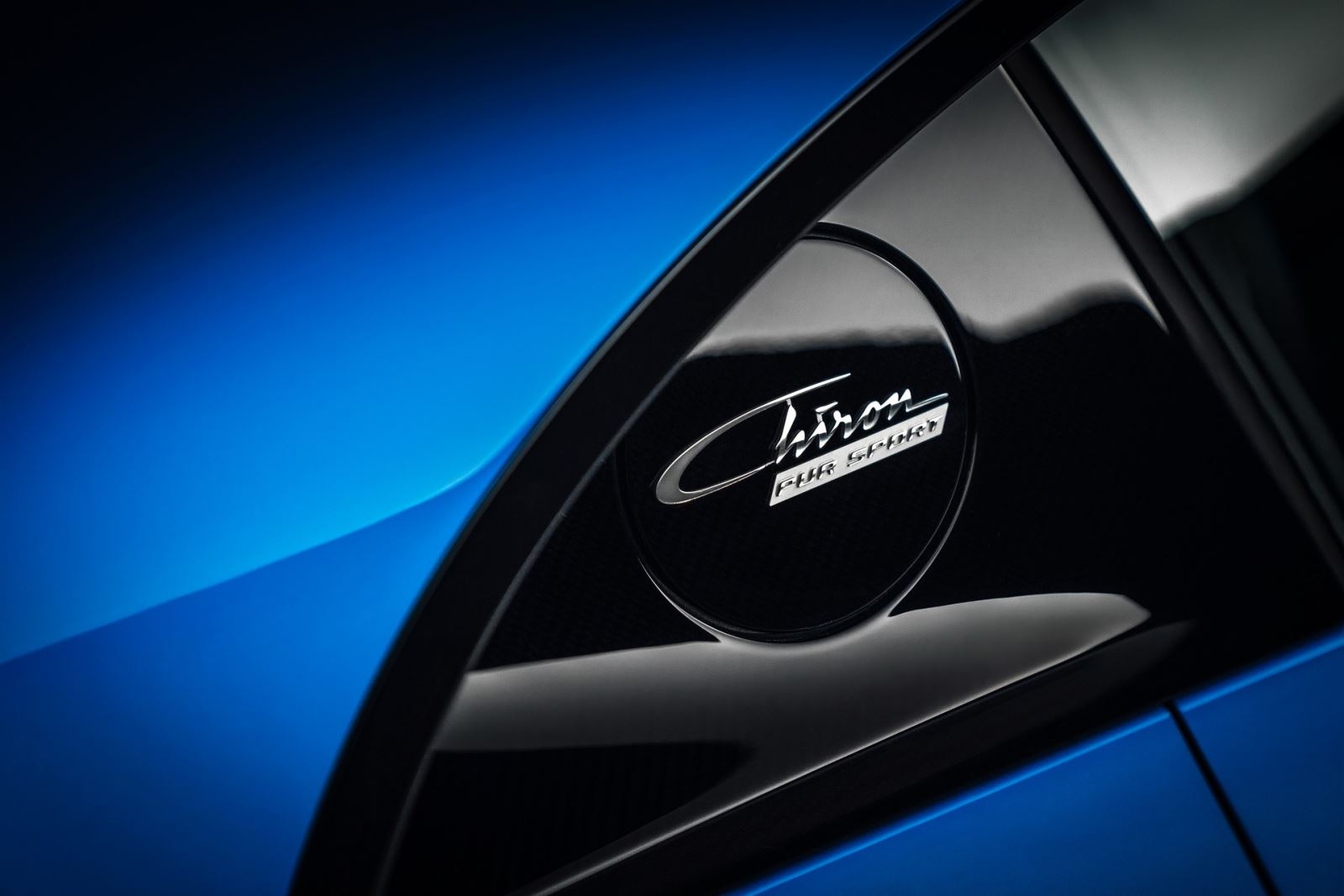 Soi chi tiết siêu xe Bugatti Chiron Pur Sport giá gần 4 triệu USD 12
