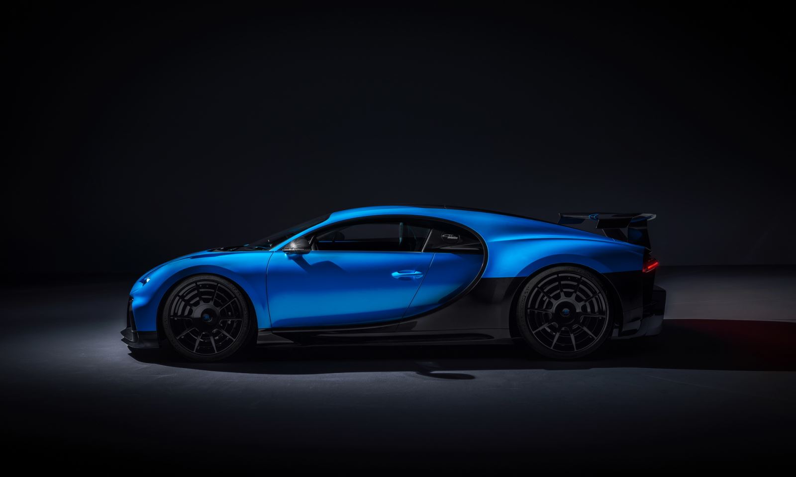 Soi chi tiết siêu xe Bugatti Chiron Pur Sport giá gần 4 triệu USD 7