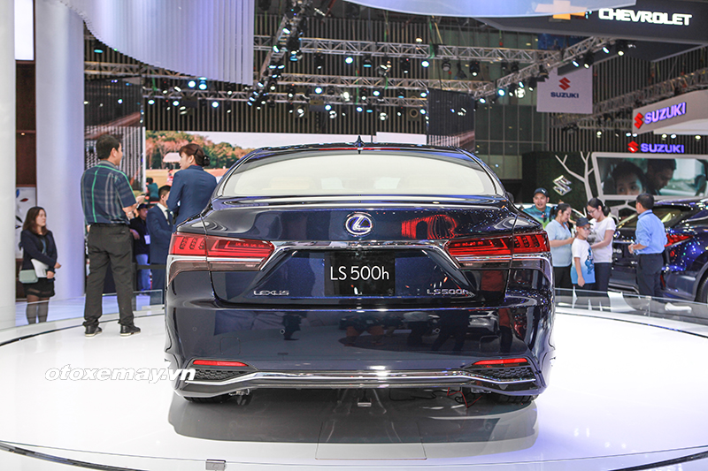 Sedan Lexus LS500h 2018 giá bán từ 7,44 tỷ đồng 3